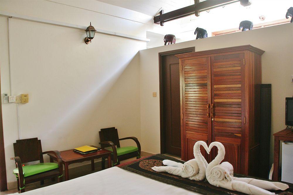 Golden Premier Villa Siem Reap Bagian luar foto